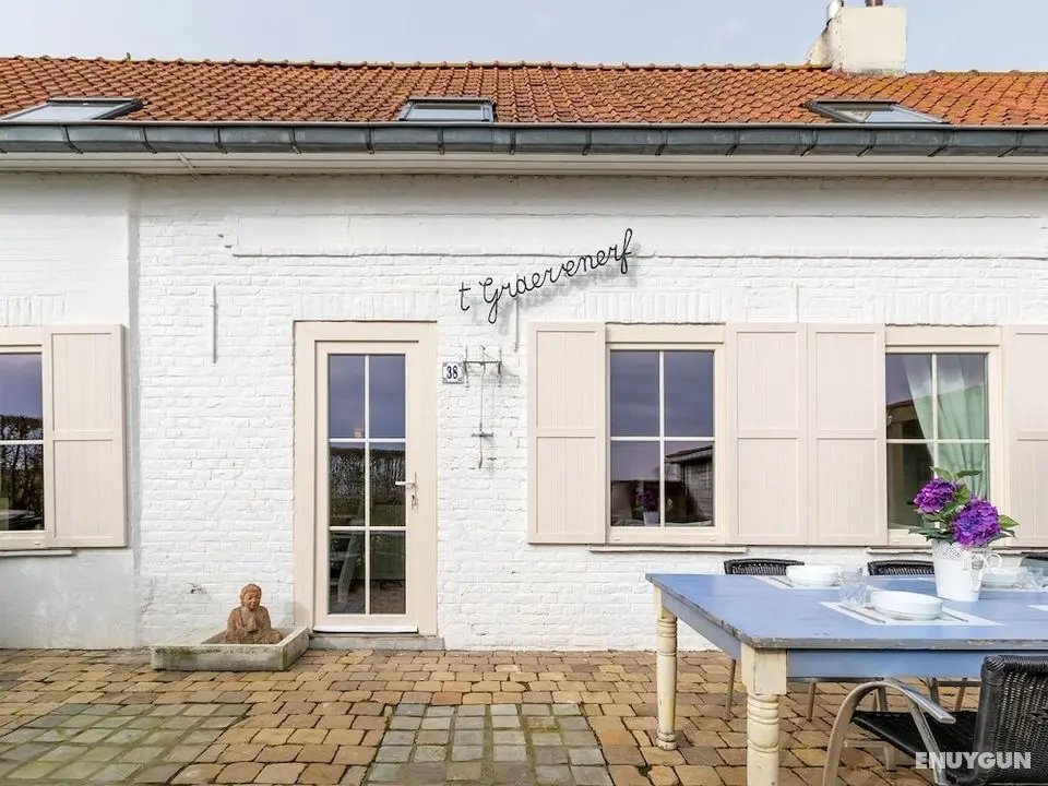 Cosy Holiday Home in Stavele With Terrace - Dış Mekan