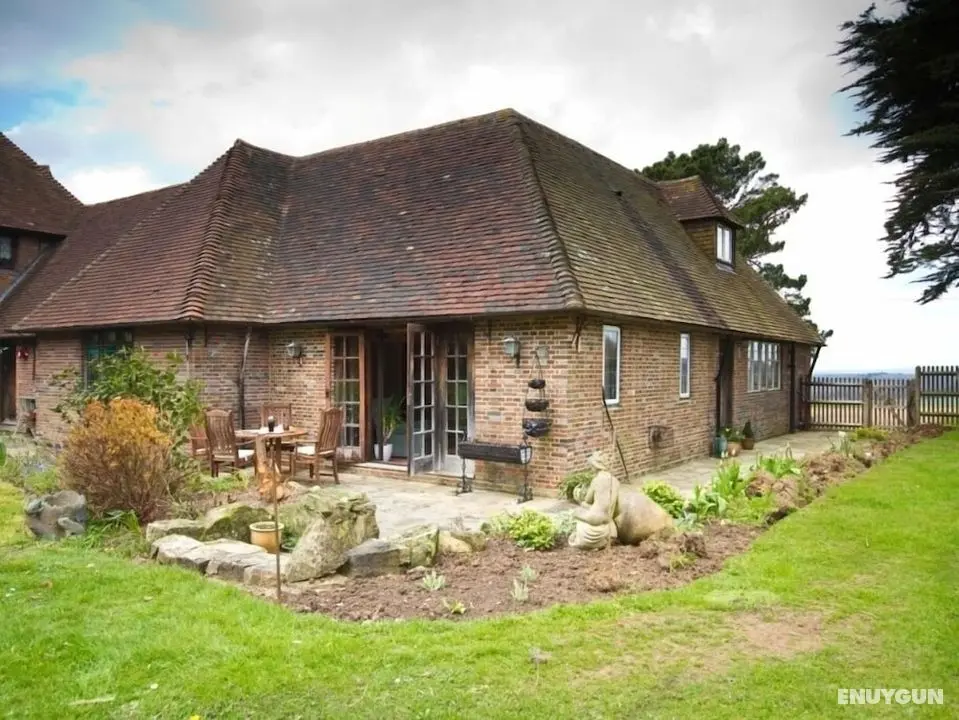 Cottage at Friston Down - Öne Çıkan Resim