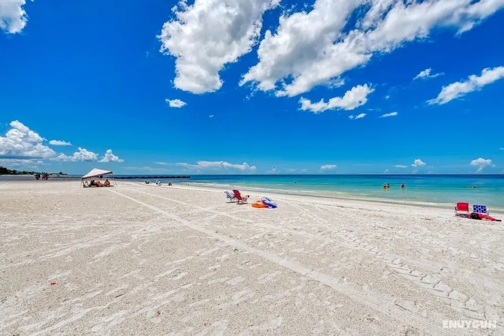 Cottage Haven-one Minute Walk To The Beach-private Yards-keyless Locks - Oda