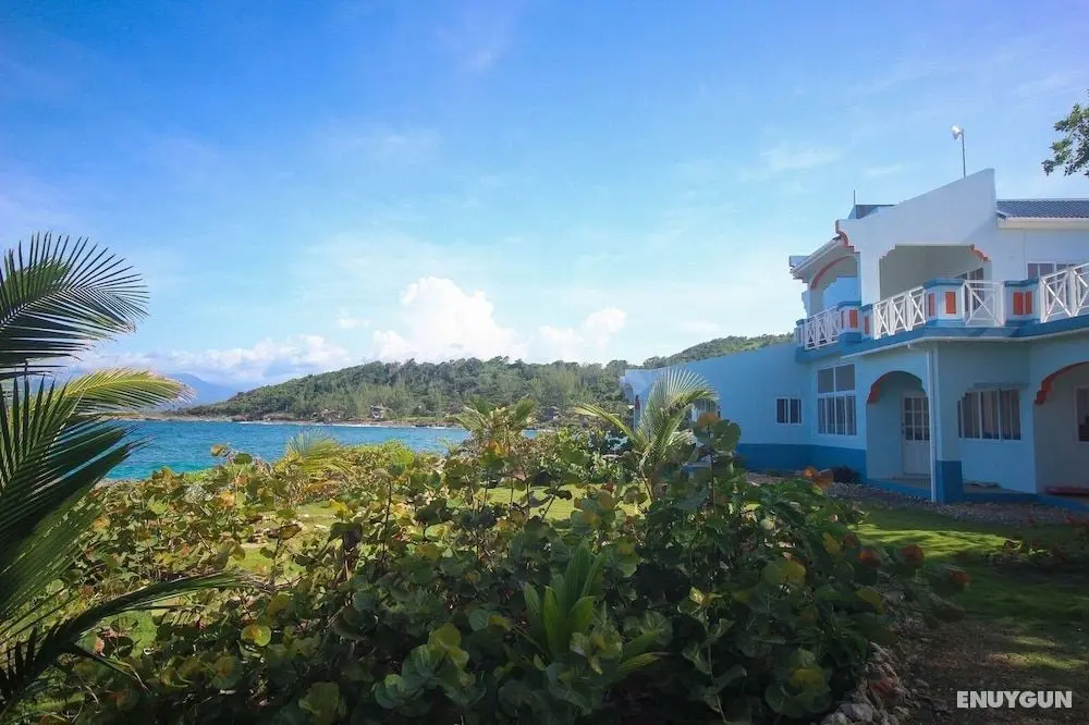 Cottage On The Ocean - Öne Çıkan Resim