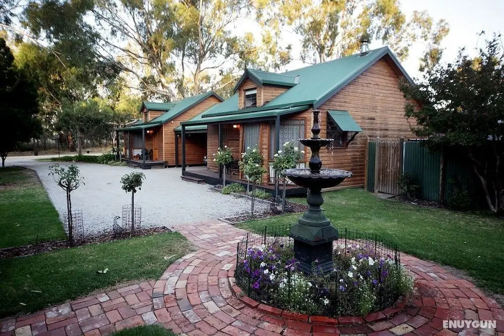 Cottages on Edward - Öne Çıkan Resim