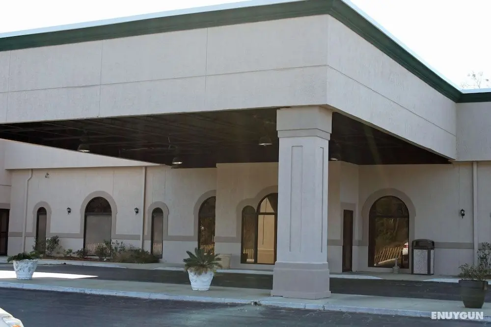 Cottonwood Suites Savannah Hotel & Conference Center - Dış Mekan