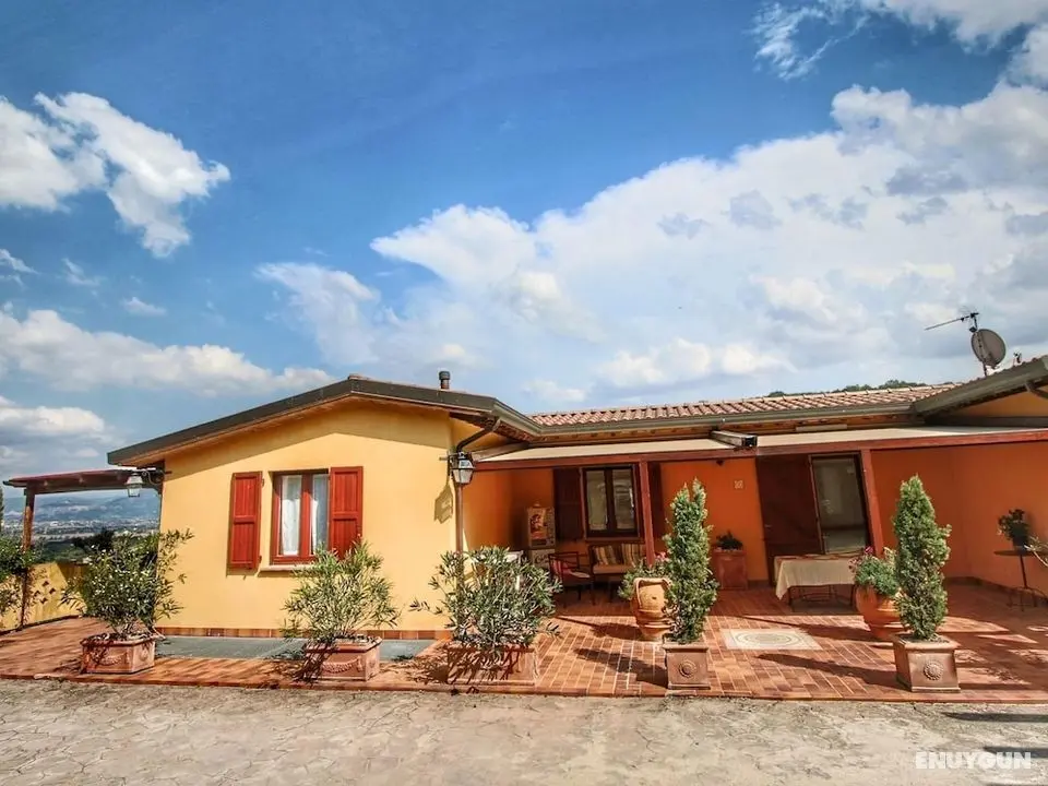 Country House With Swimming Pool and Garden With Mediterranean Plants - Öne Çıkan Resim