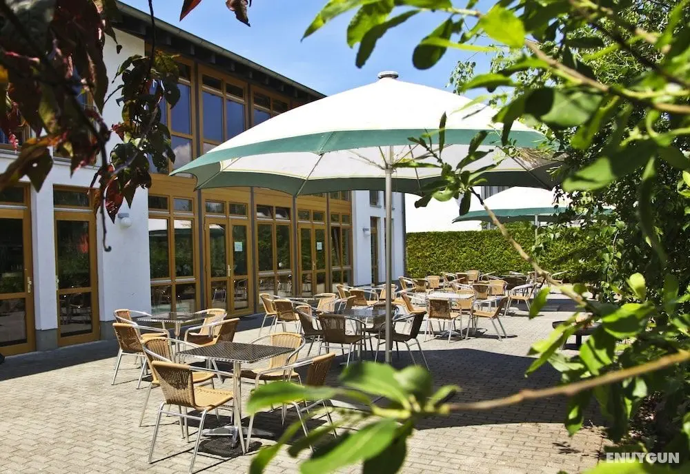 Country Inn Hotel Phöben - Konum Öne Çıkanlar