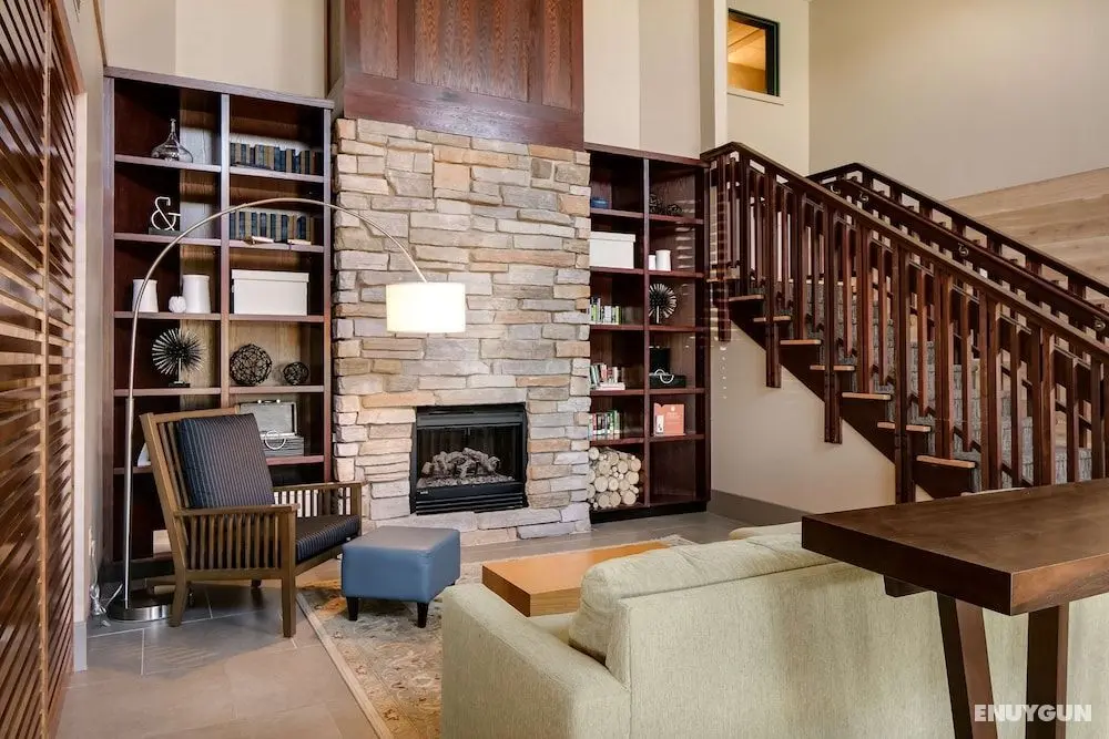 Country Inn & Suites by Radisson, Madison West, WI - Lobi