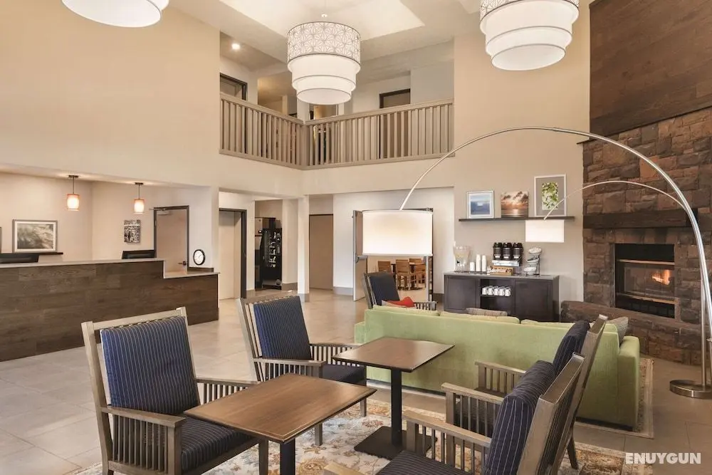 Country Inn & Suites by Radisson, Prineville, OR - Lobi