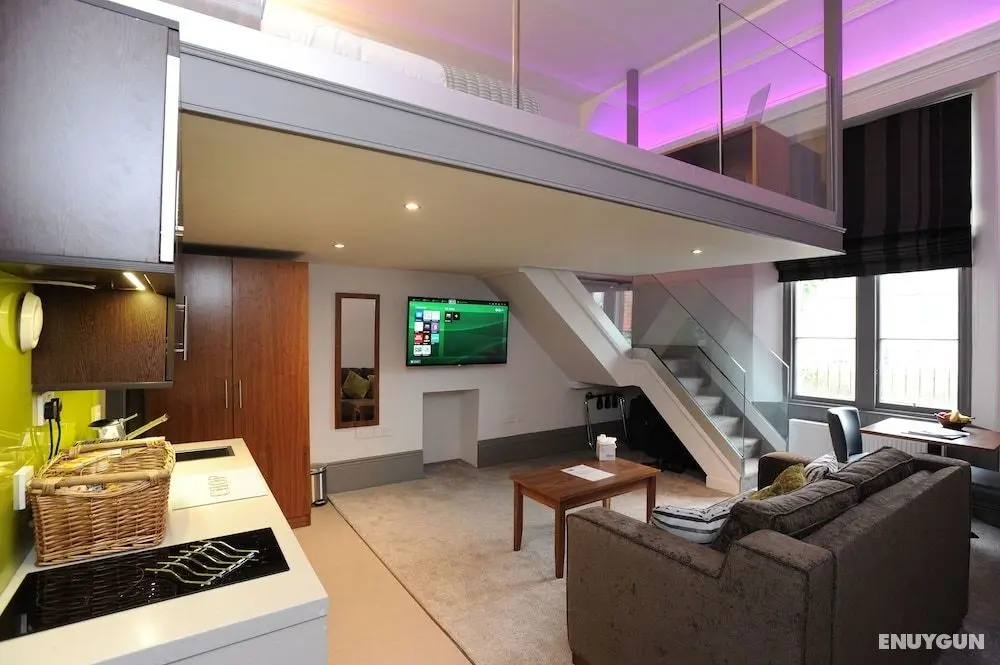 Court Residence - Öne Çıkan Resim