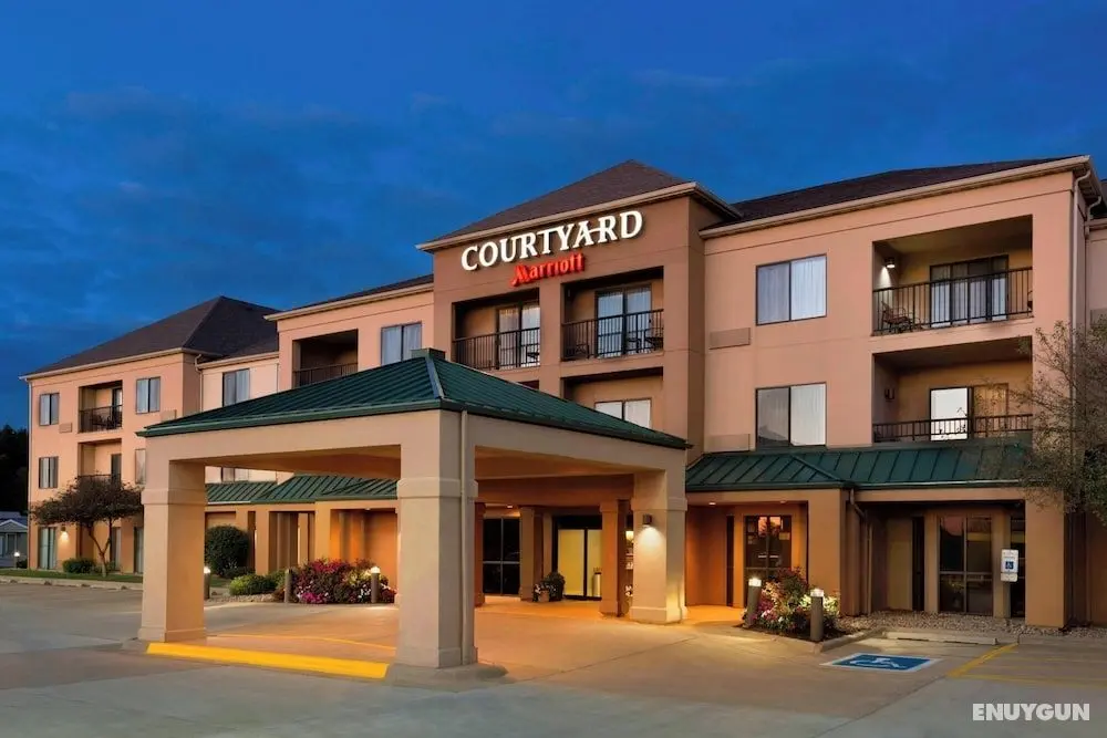 Courtyard Bloomington Normal - Öne Çıkan Resim