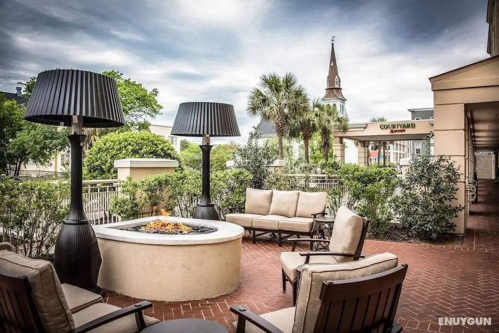 Courtyard Charleston Historic District - Öne Çıkan Resim