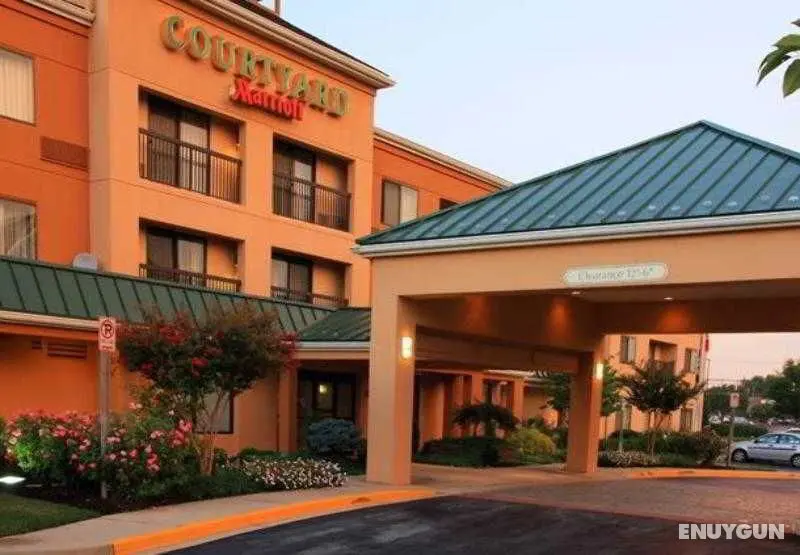 Courtyard Frederick - Genel