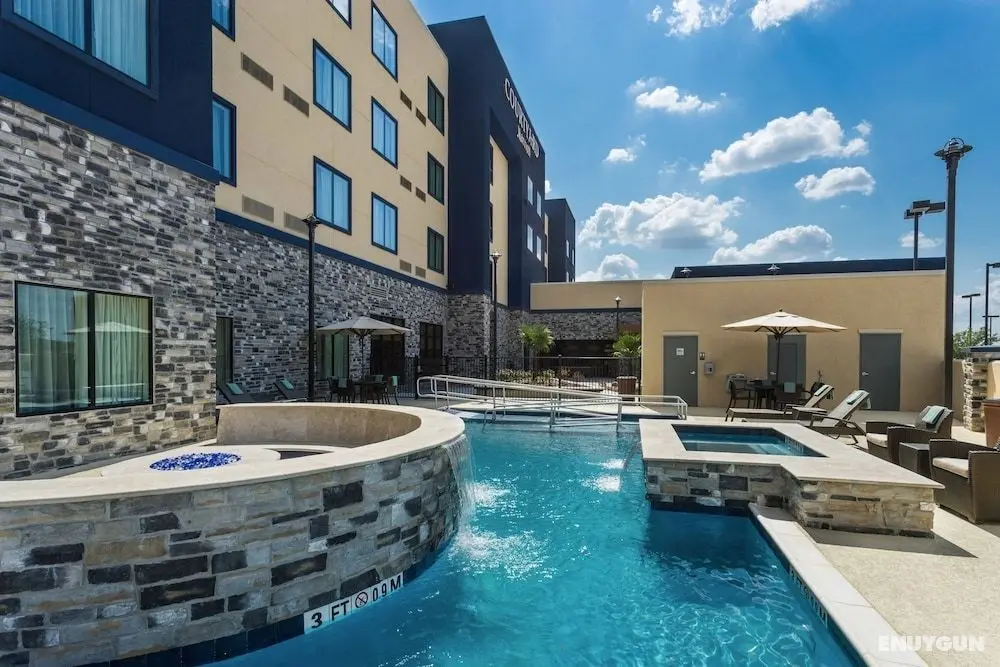 Courtyard Houston Katy Mills - Havuz
