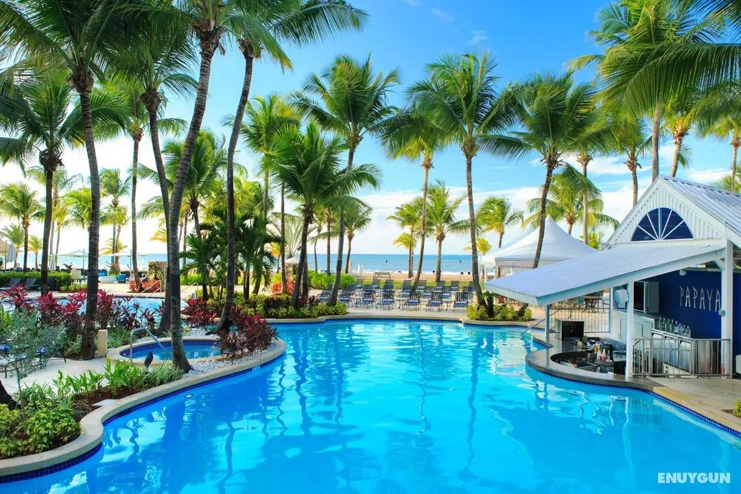 Courtyard Isla Verde Beach Resort - Havuz