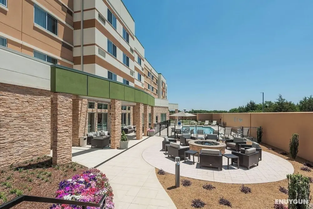 Courtyard by Marriott Ardmore - Dış Mekan