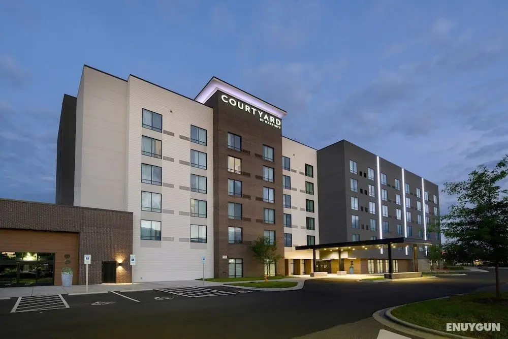 Courtyard by Marriott Charlotte Waverly - Dış Mekan
