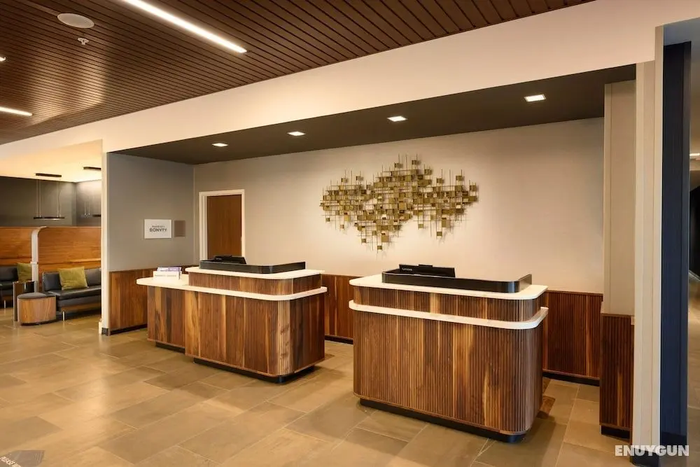 Courtyard by Marriott Charlotte Waverly - Lobi