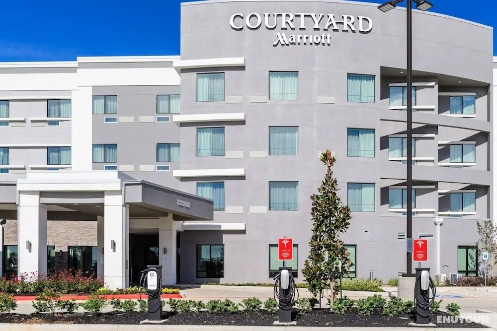 Courtyard by Marriott Lake Jackson - Misafir Tesisleri ve Hizmetleri