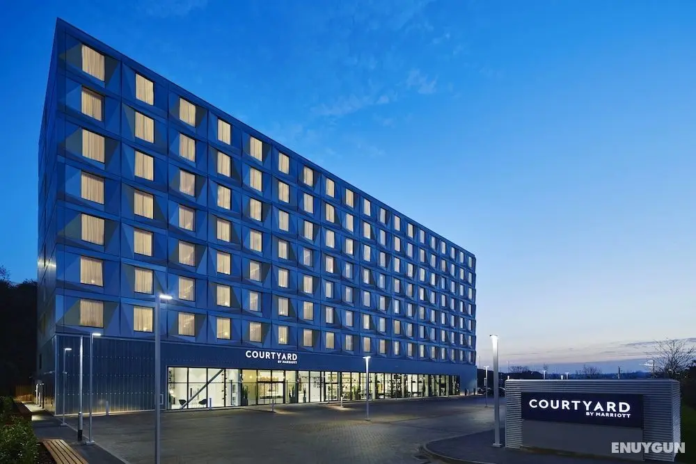 Courtyard by Marriott Luton Airport - Dış Mekan