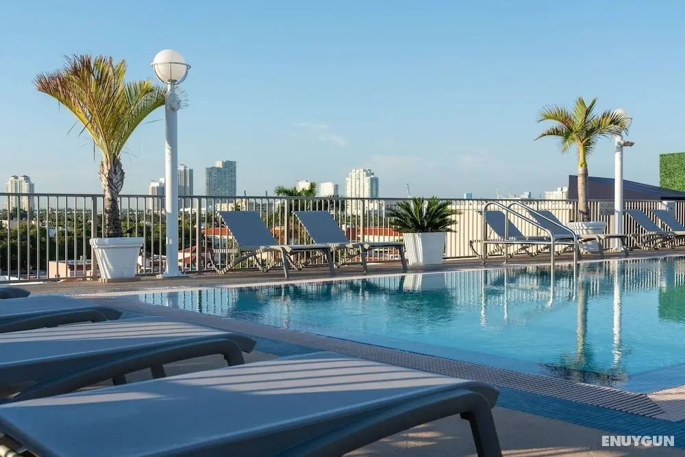 Courtyard by Marriott Miami Beach-South Beach - Öne Çıkan Resim