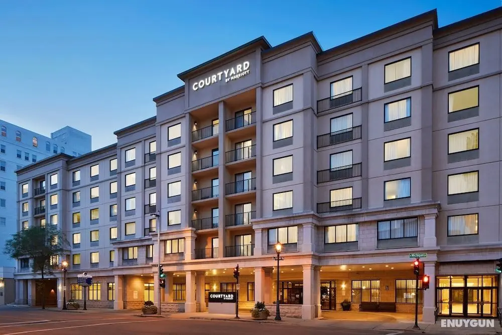 Courtyard by Marriott Milwaukee Downtown - Dış Mekan