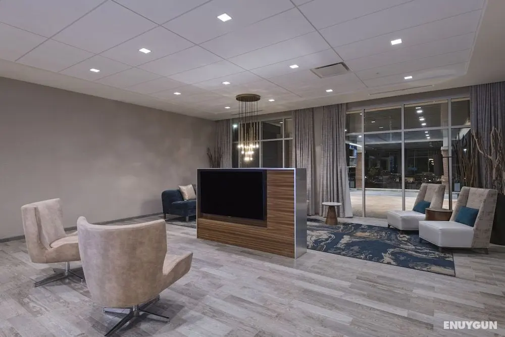 Courtyard by Marriott St. Louis Brentwood - Lobi