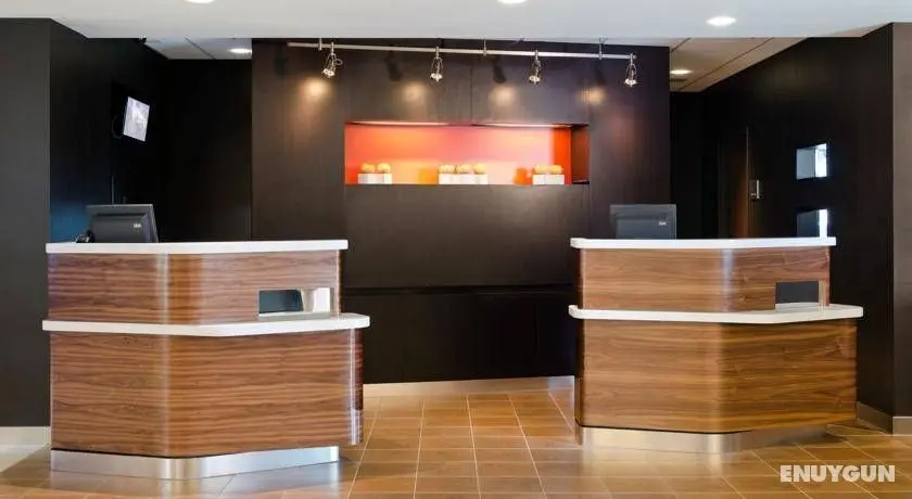 Courtyard by Marriott St Louis Westport Plaza - Genel