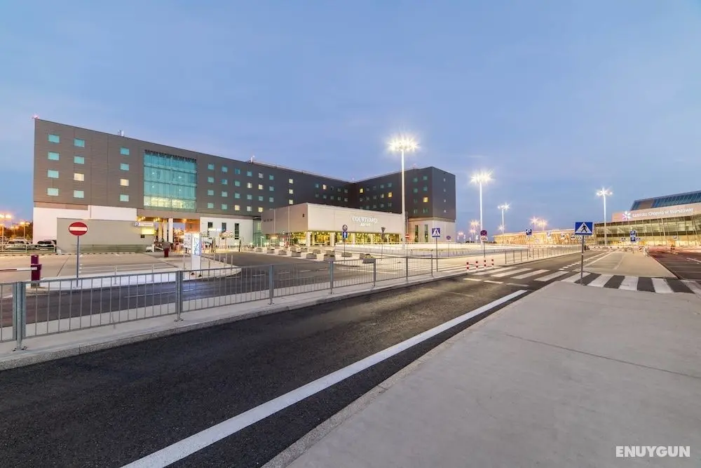 Courtyard by Marriott Warsaw Airport - Öne Çıkan Resim