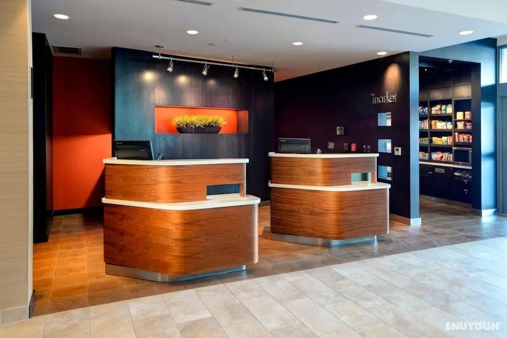 Courtyard Muncie at Horizon Convention Center - Lobi