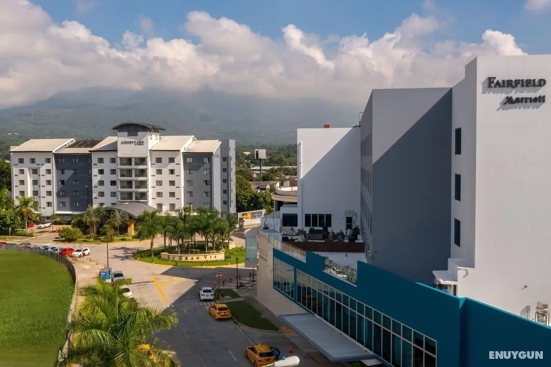 Courtyard San Salvador - Genel