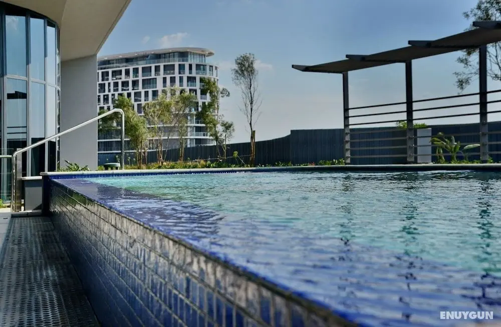 Courtyard Hotel Waterfall City - Havuz
