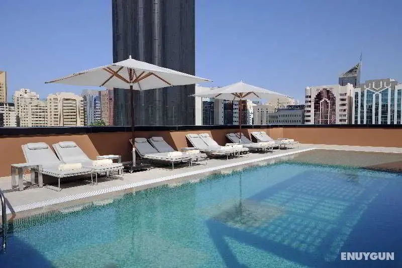 Courtyard World Trade Center, Abu Dhabi - Havuz