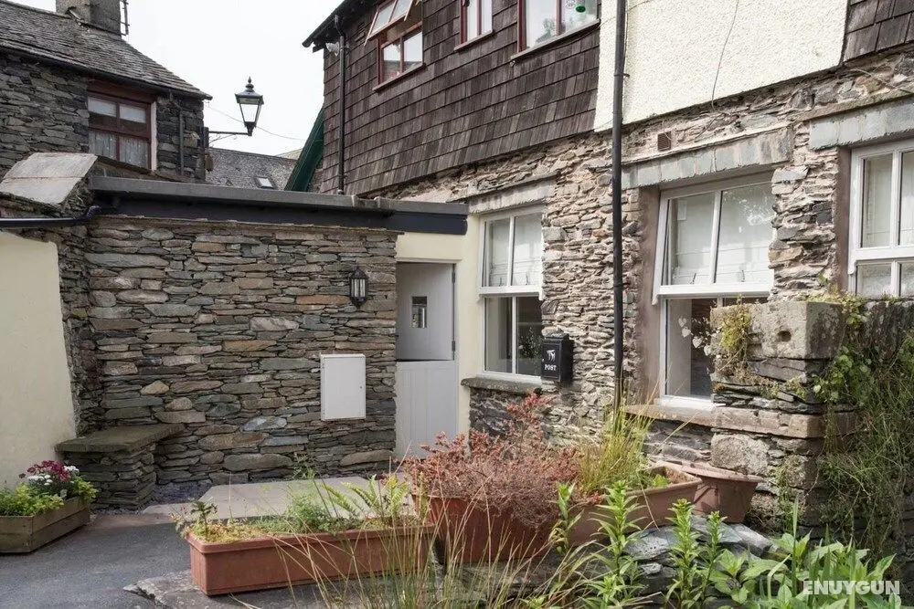 Cozy 1BR Apartment Central Ambleside With Parking - Oda