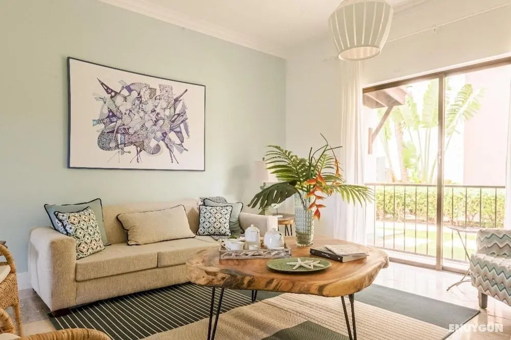 Cozy 2-bedroom Apartment in Private Complex With Pool With Free Shuttle to the Beach - Oda