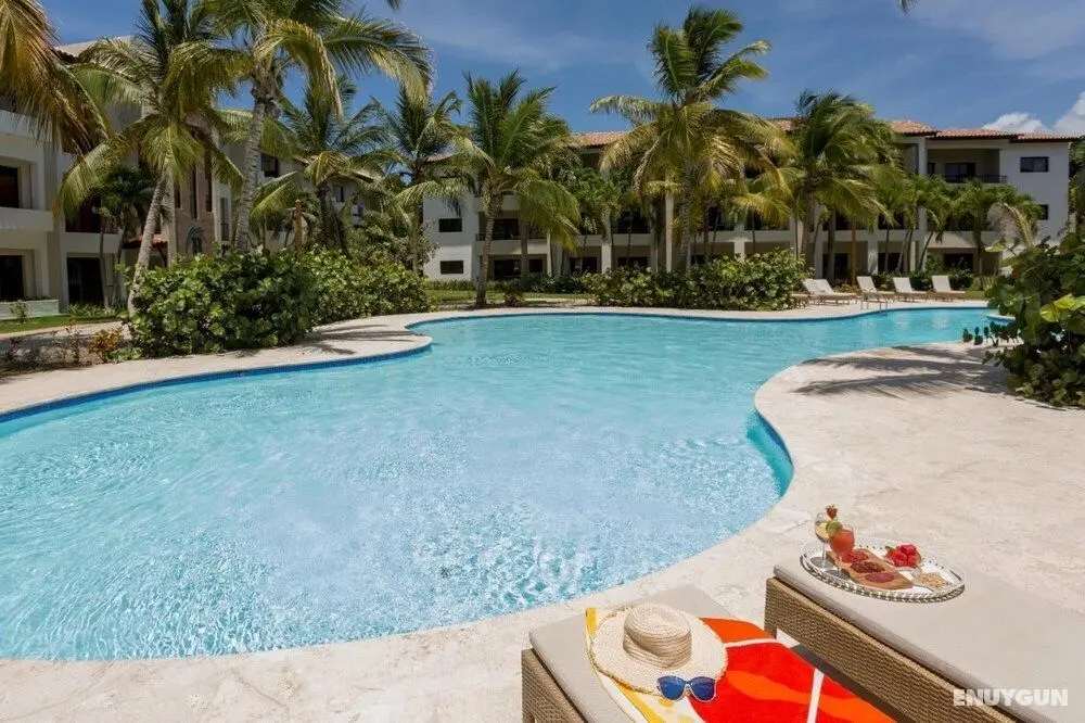 Cozy 2-bedroom Apartment in Private Complex With Pool With Free Shuttle to the Beach - Oda