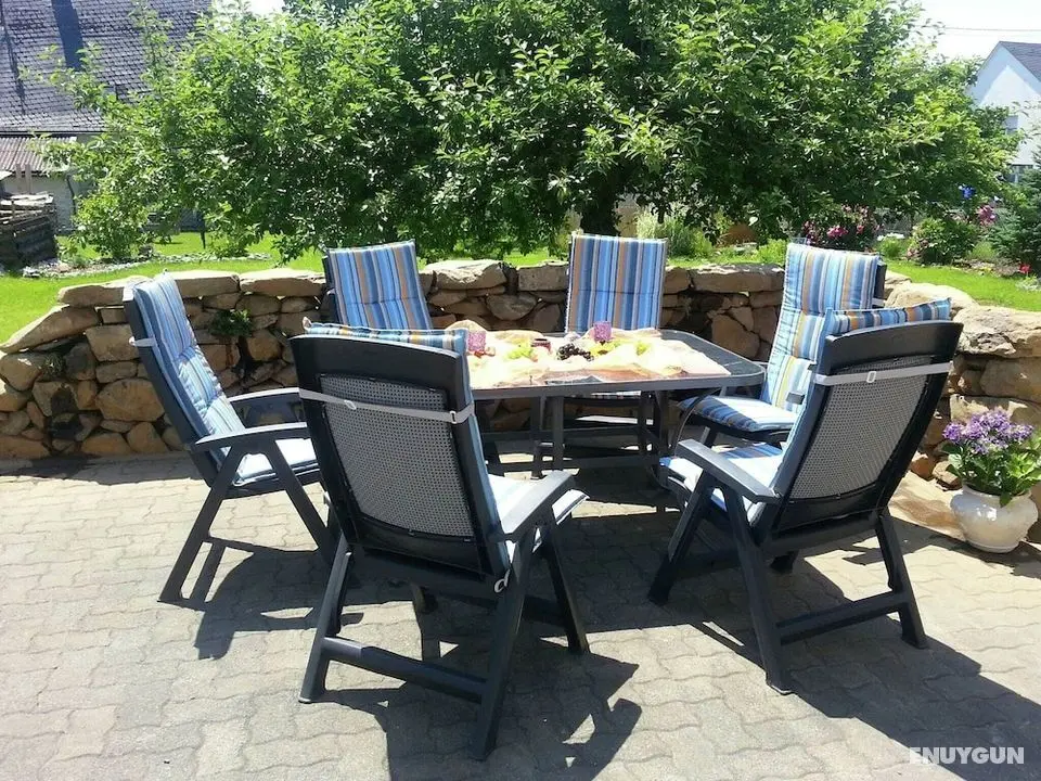 Cozy Apartment With Private Garden in Nisterau - Öne Çıkan Resim