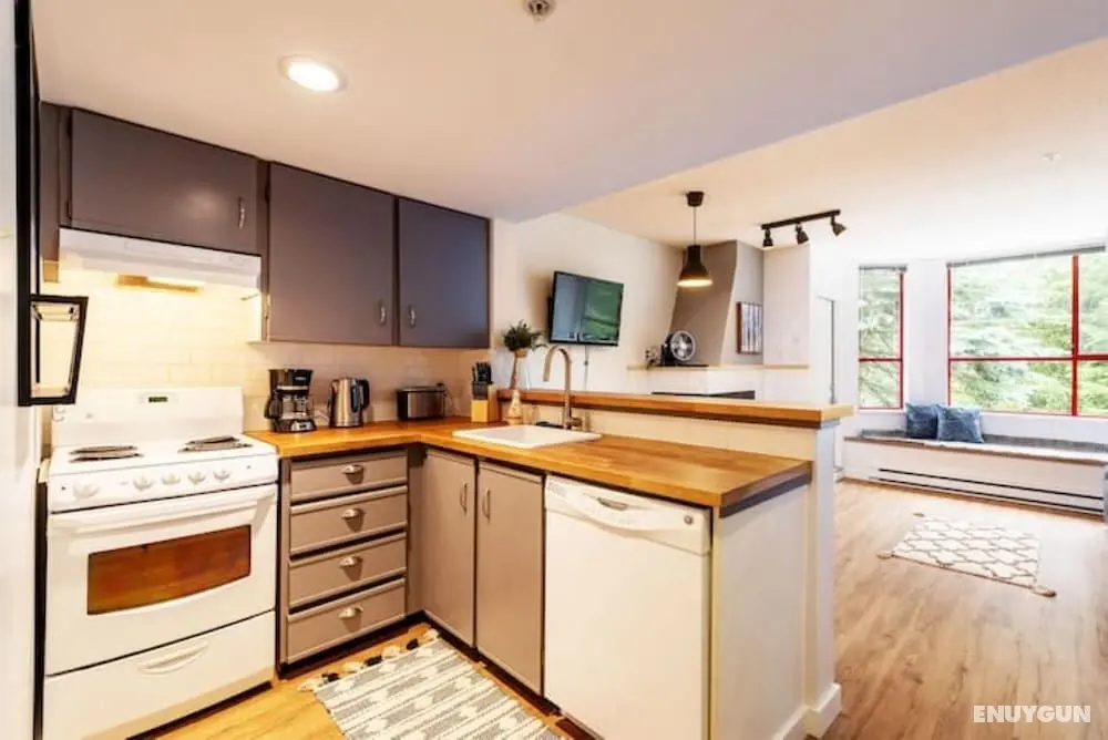 Cozy Creekside Two-Storey Condo - Öne Çıkan Resim