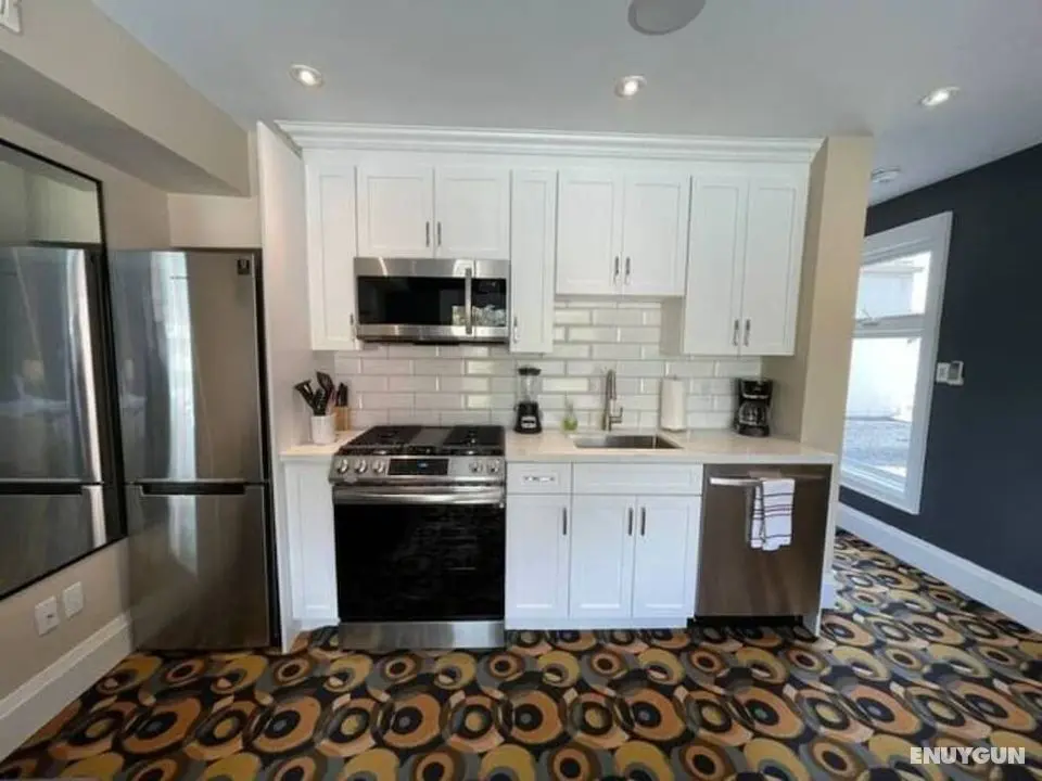 Cozy Downtown Condo Suite - Öne Çıkan Resim