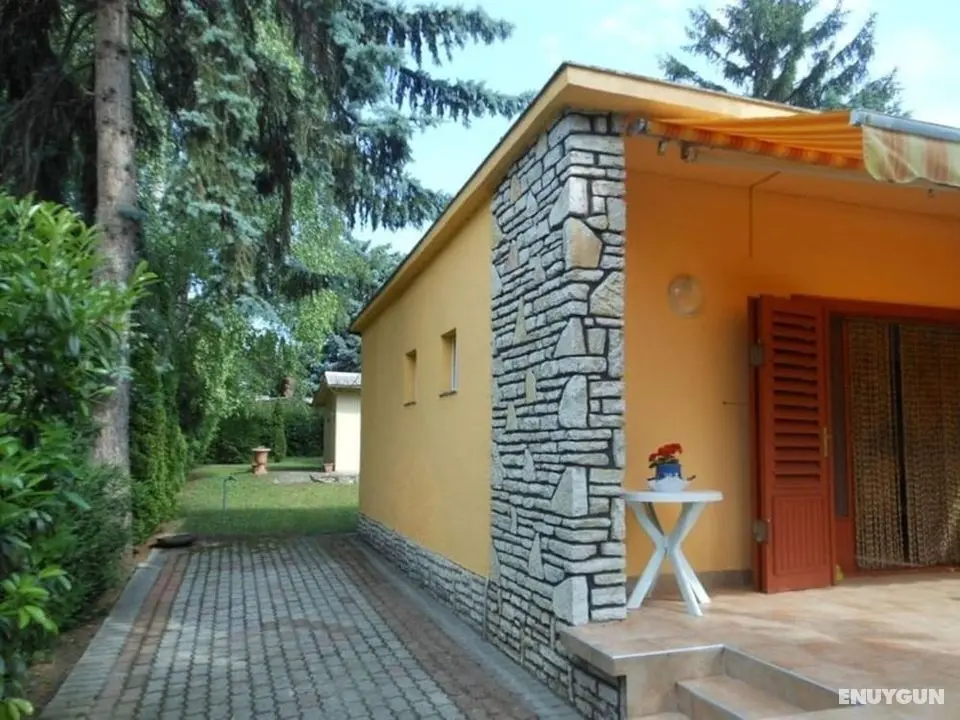Cozy Family Cottage at the Lake - Otopark