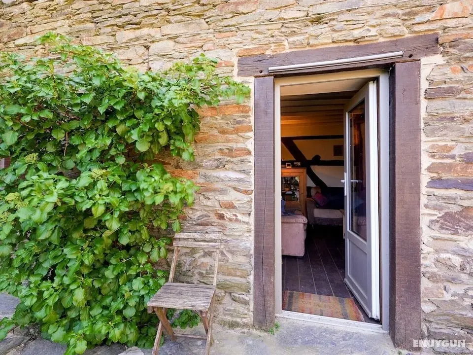 Cozy Holiday Home in Gros-fays With Terrace - Lobi