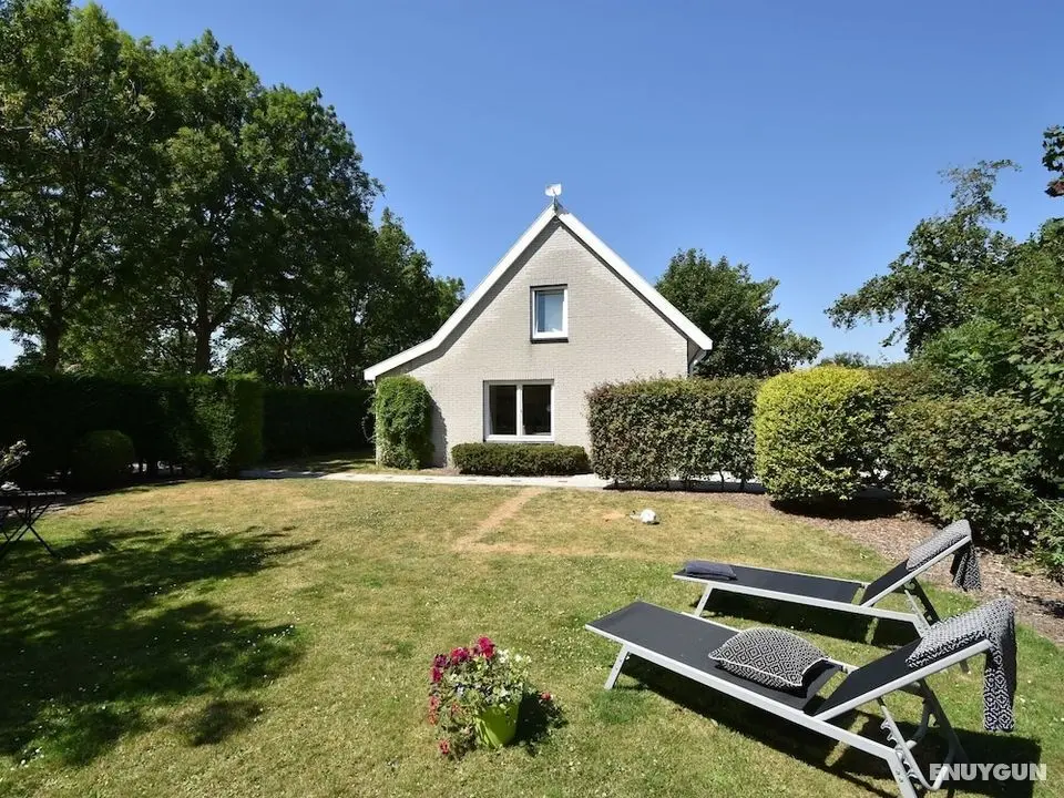 Cozy Holiday Home in Zonnemaire With Garden - Öne Çıkan Resim