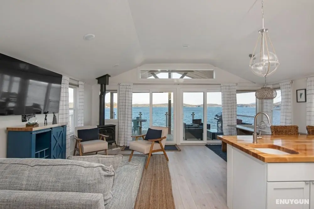 cozy lakeshore cottage - Öne Çıkan Resim