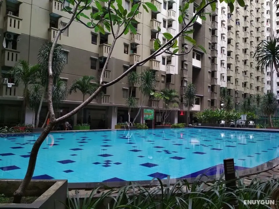 Cozy Living 2Br At Apartment Gateway Ahmad Yani Cicadas - Havuz