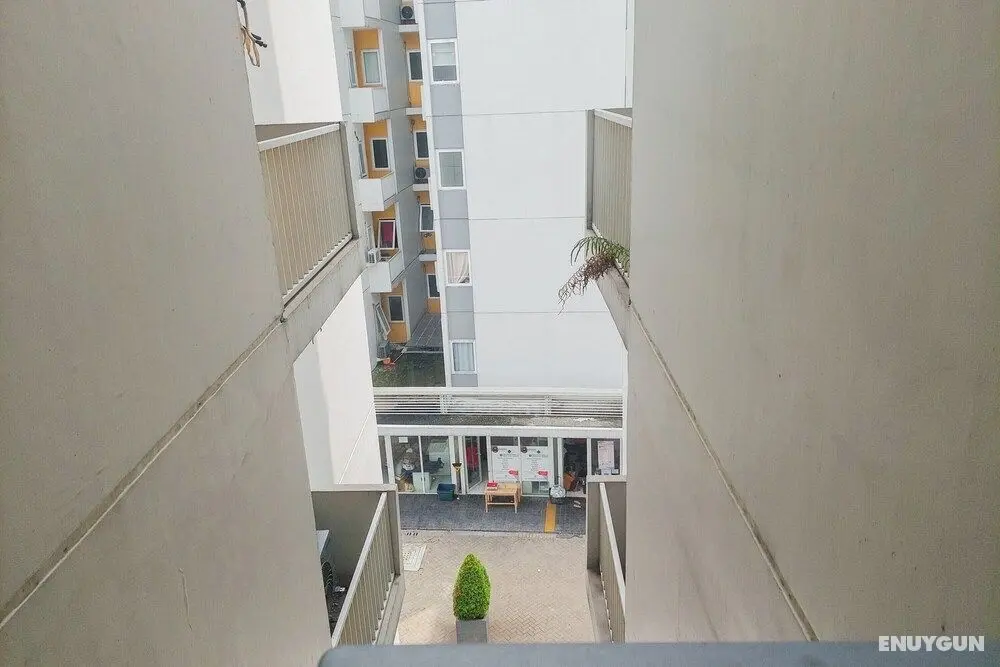 Cozy And Minimalist Studio (No Kitchen) At Aeropolis Apartment - Dış Mekan