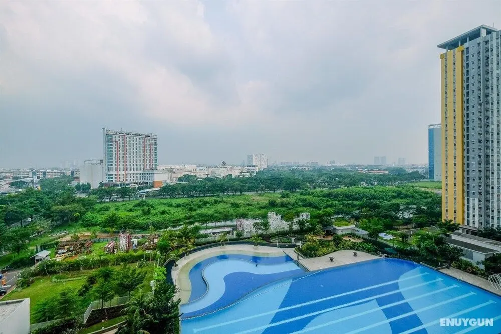 Cozy and New Studio Apartment at Springlake Summarecon Bekasi - Havuz