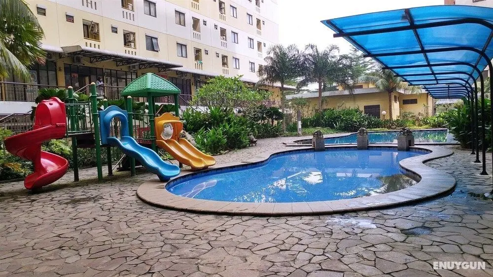 Cozy and Simply 2BR at Kebagusan City Apartment - Havuz
