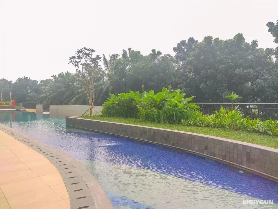 Cozy And Simply Look Studio Room At Transpark Cibubur Apartment - Havuz