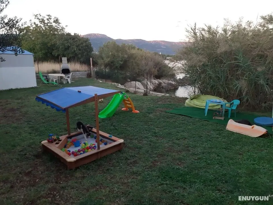 Cozy Small House on the Beach for pet Lovers - Aile ve Çocuklar