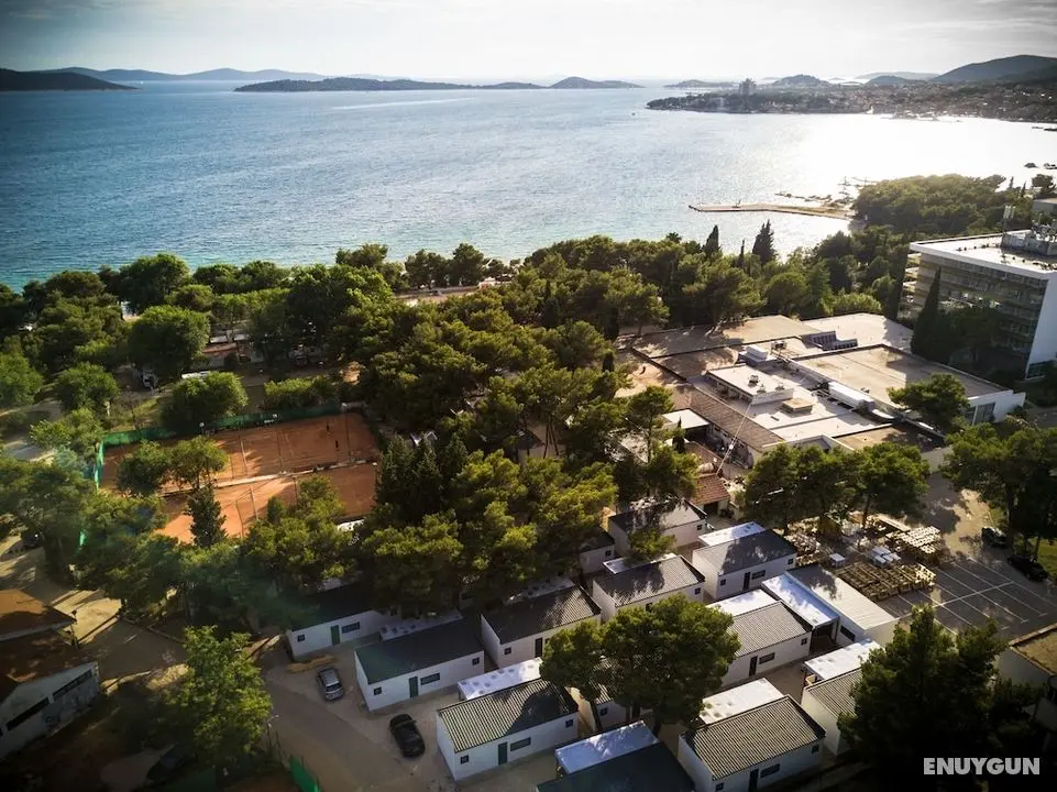Croatia Camp Mobile Homes Vodice - Dış Mekanlar