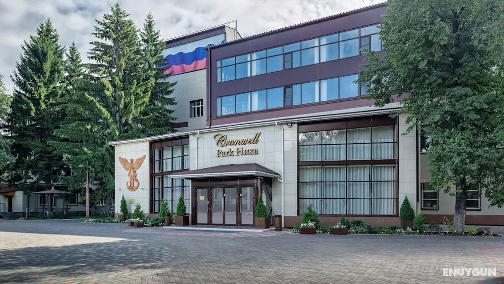 Cronwell Park Nika - Öne Çıkan Resim
