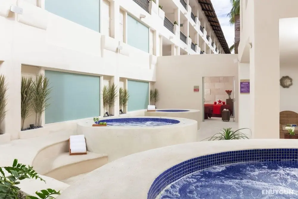 Crown Paradise Club Puerto Vallarta All Inclusive - Havuz