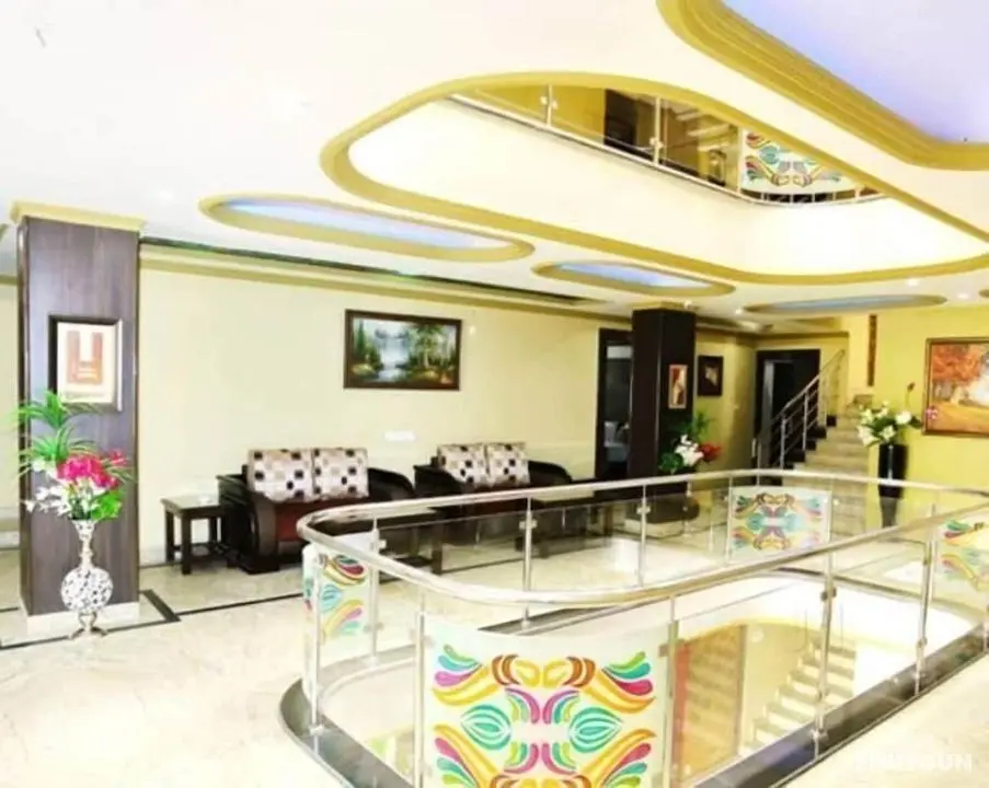Crown Plaza Residency - Lobi